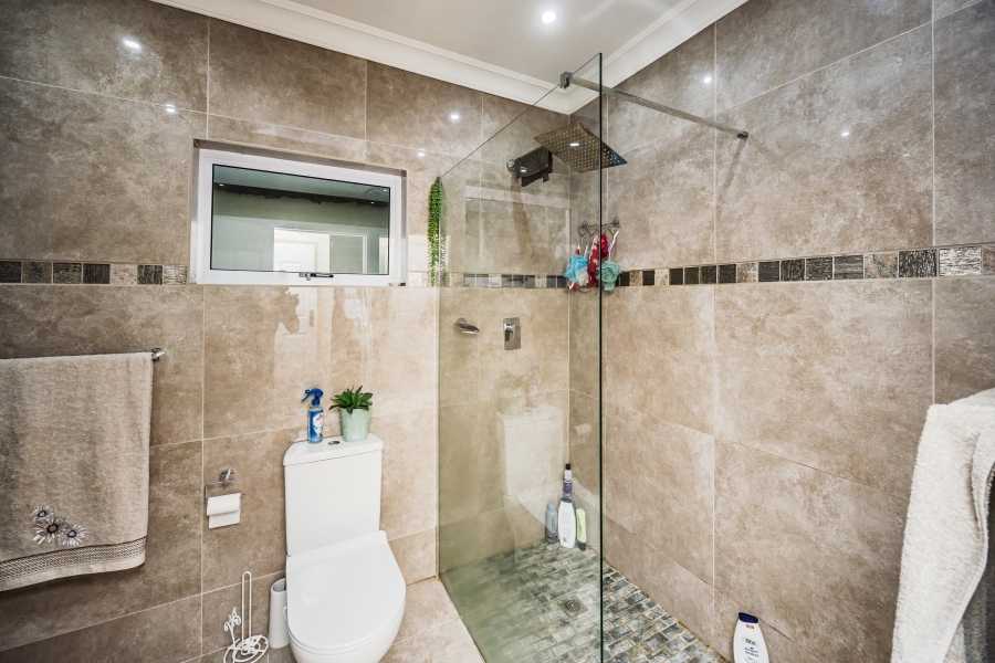 3 Bedroom Property for Sale in Sunnyridge Eastern Cape